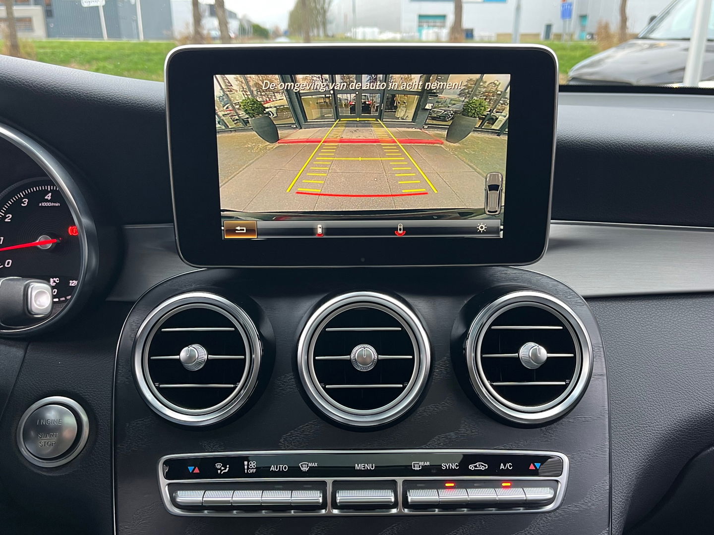Mercedes-Benz GLC 250 4MATIC AMG|Pano|Burmester|Camera|Stoelverwarming|Ambient Light|NL-Auto|211PK