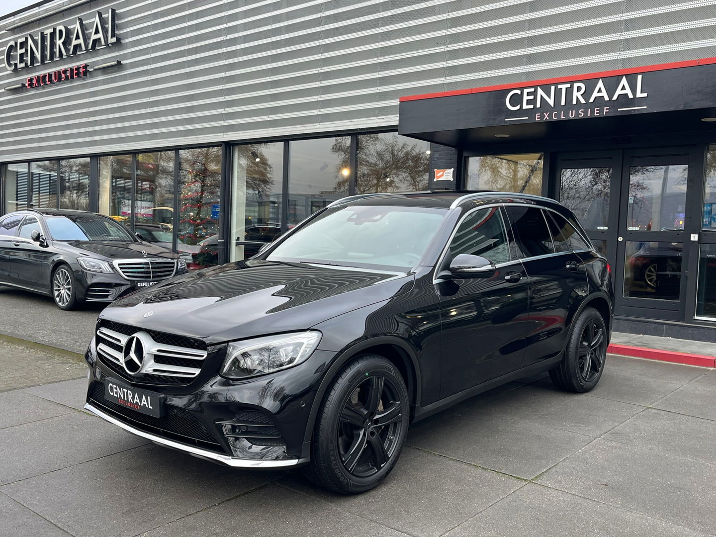 Mercedes-Benz GLC 250 4MATIC AMG|Pano|Burmester|Camera|Stoelverwarming|Ambient Light|NL-Auto|211PK