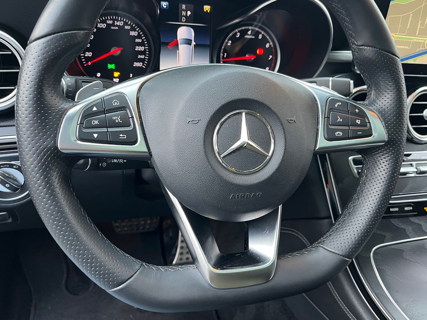 Mercedes-Benz GLC 250 4MATIC AMG|Pano|Burmester|Camera|Stoelverwarming|Ambient Light|NL-Auto|211PK