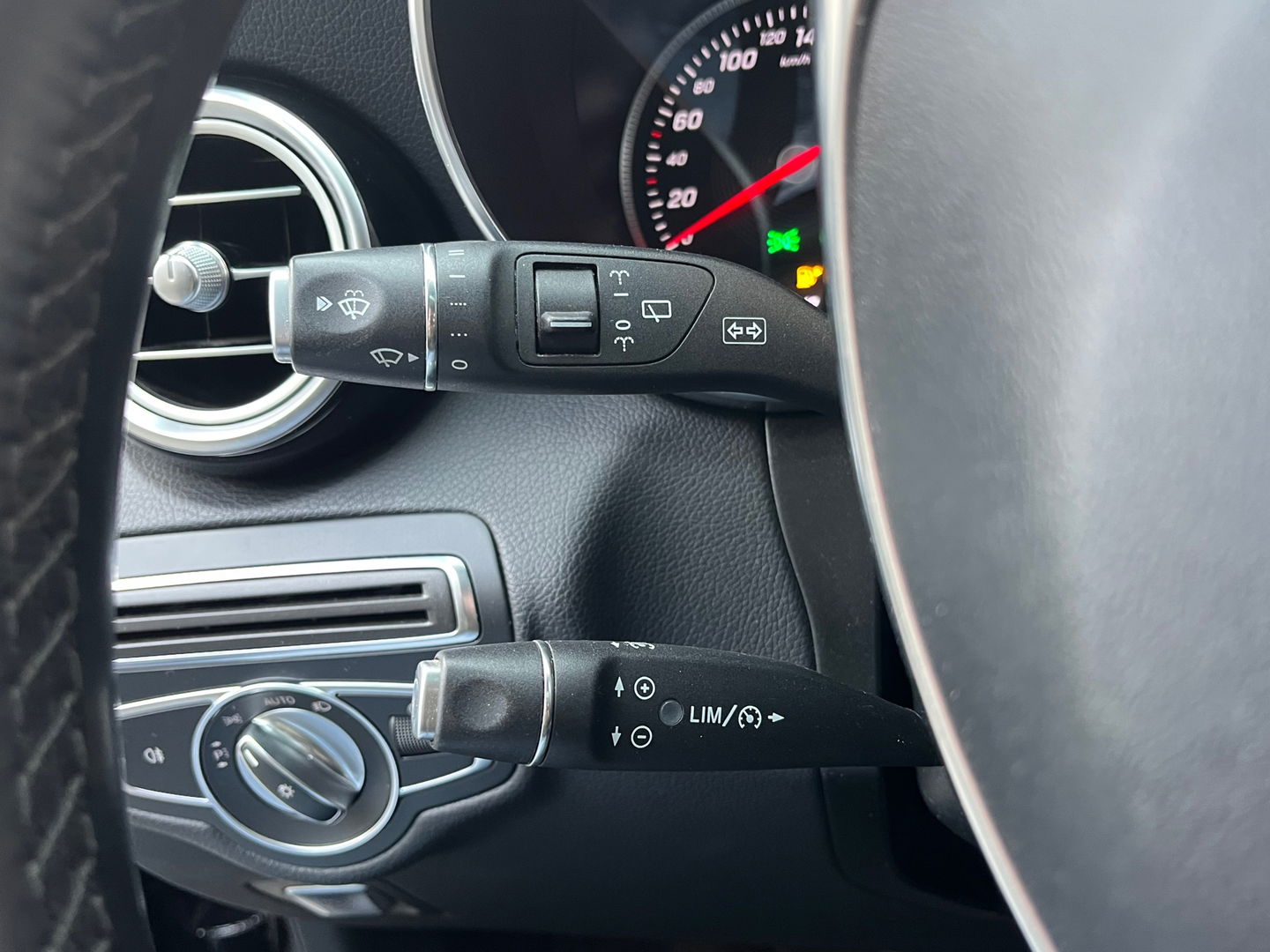 Mercedes-Benz GLC 250 4MATIC AMG|Pano|Burmester|Camera|Stoelverwarming|Ambient Light|NL-Auto|211PK