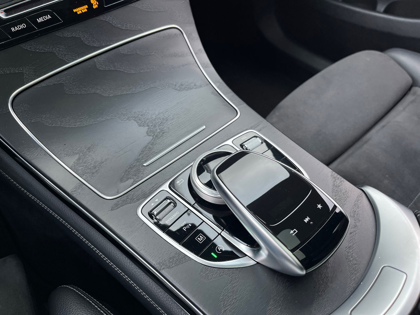 Mercedes-Benz GLC 250 4MATIC AMG|Pano|Burmester|Camera|Stoelverwarming|Ambient Light|NL-Auto|211PK