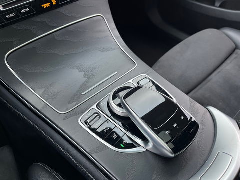 Mercedes-Benz GLC 250 4MATIC AMG|Pano|Burmester|Camera|Stoelverwarming|Ambient Light|NL-Auto|211PK