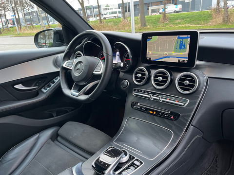 Mercedes-Benz GLC 250 4MATIC AMG|Pano|Burmester|Camera|Stoelverwarming|Ambient Light|NL-Auto|211PK