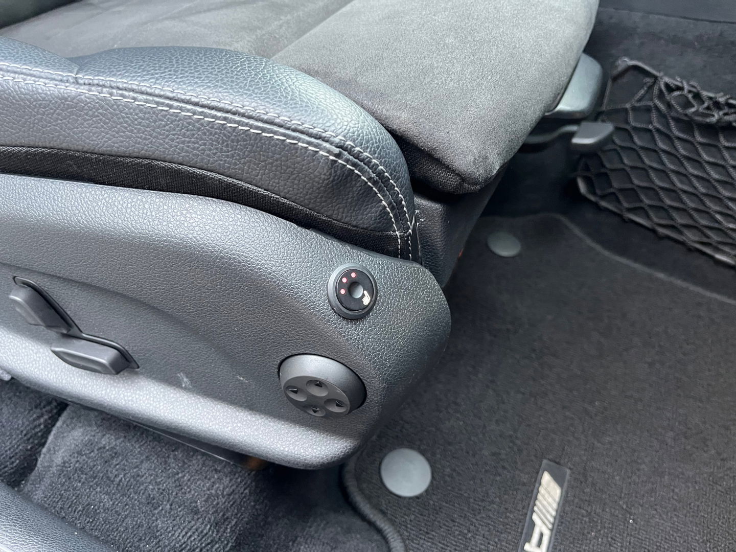 Mercedes-Benz GLC 250 4MATIC AMG|Pano|Burmester|Camera|Stoelverwarming|Ambient Light|NL-Auto|211PK