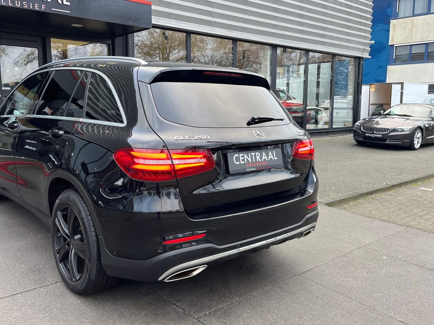 Mercedes-Benz GLC 250 4MATIC AMG|Pano|Burmester|Camera|Stoelverwarming|Ambient Light|NL-Auto|211PK