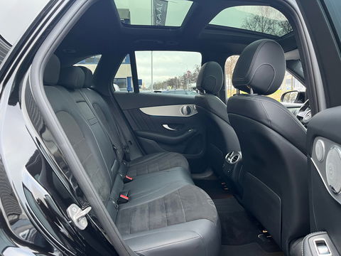 Mercedes-Benz GLC 250 4MATIC AMG|Pano|Burmester|Camera|Stoelverwarming|Ambient Light|NL-Auto|211PK