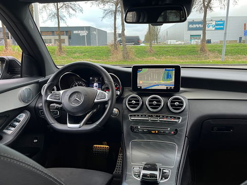 Mercedes-Benz GLC 250 4MATIC AMG|Pano|Burmester|Camera|Stoelverwarming|Ambient Light|NL-Auto|211PK