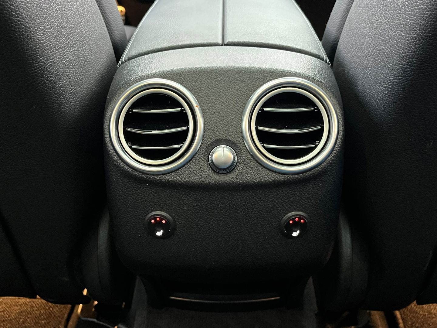 Mercedes-Benz GLC 250 4MATIC AMG|Pano|Burmester|Camera|Stoelverwarming|Ambient Light|NL-Auto|211PK