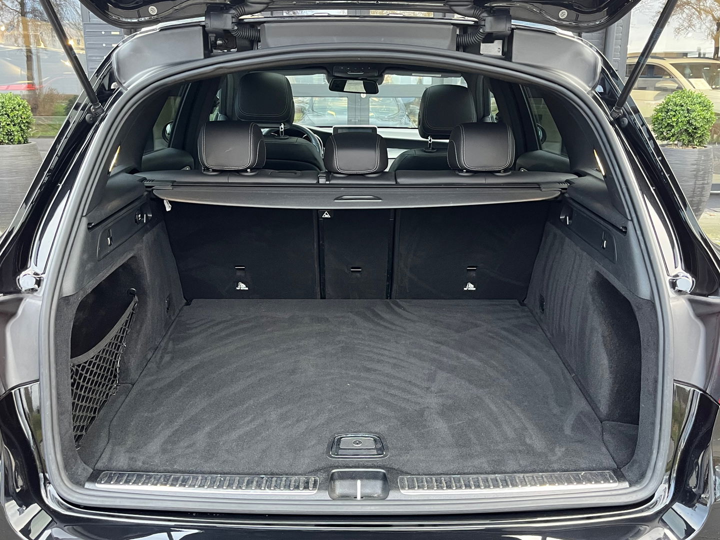 Mercedes-Benz GLC 250 4MATIC AMG|Pano|Burmester|Camera|Stoelverwarming|Ambient Light|NL-Auto|211PK