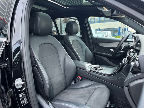 Mercedes-Benz GLC 250 4MATIC AMG|Pano|Burmester|Camera|Stoelverwarming|Ambient Light|NL-Auto|211PK