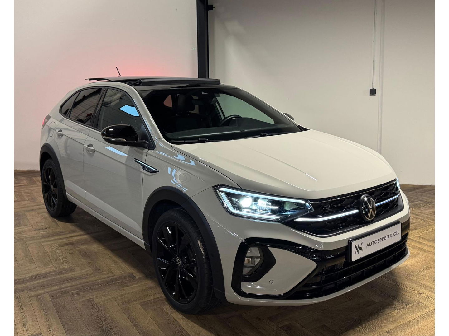 Volkswagen Taigo 1.5 TSI R-Line PANO KEYLESS VOL'