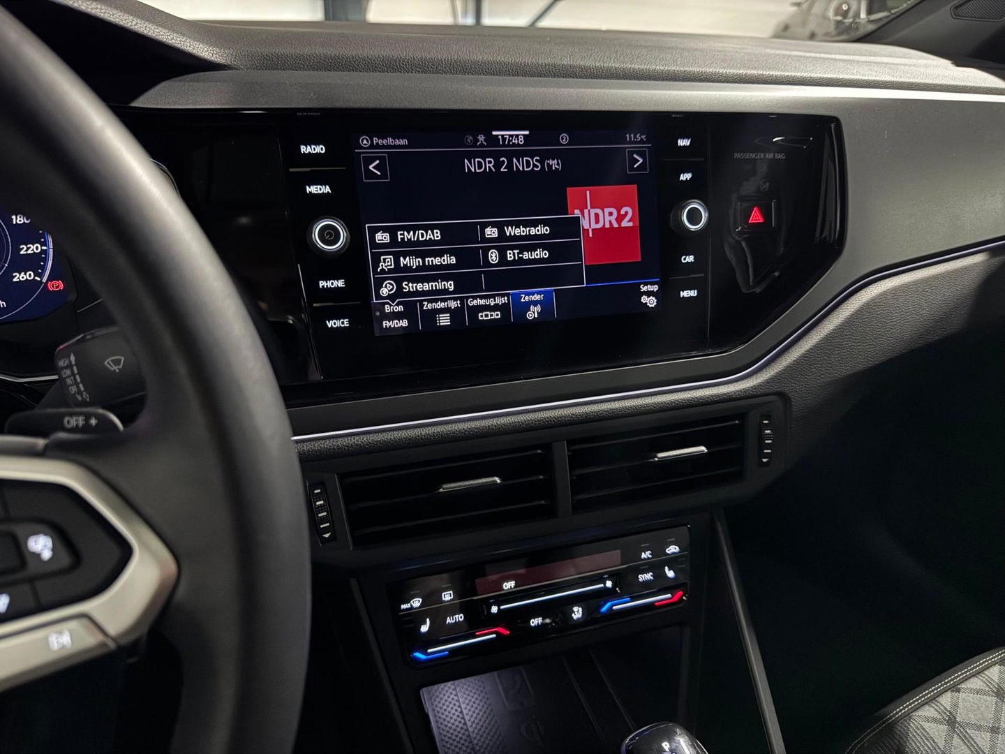 Volkswagen Taigo 1.5 TSI R-Line PANO KEYLESS VOL'