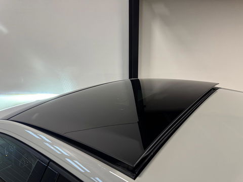 Volkswagen Taigo 1.5 TSI R-Line PANO KEYLESS VOL'