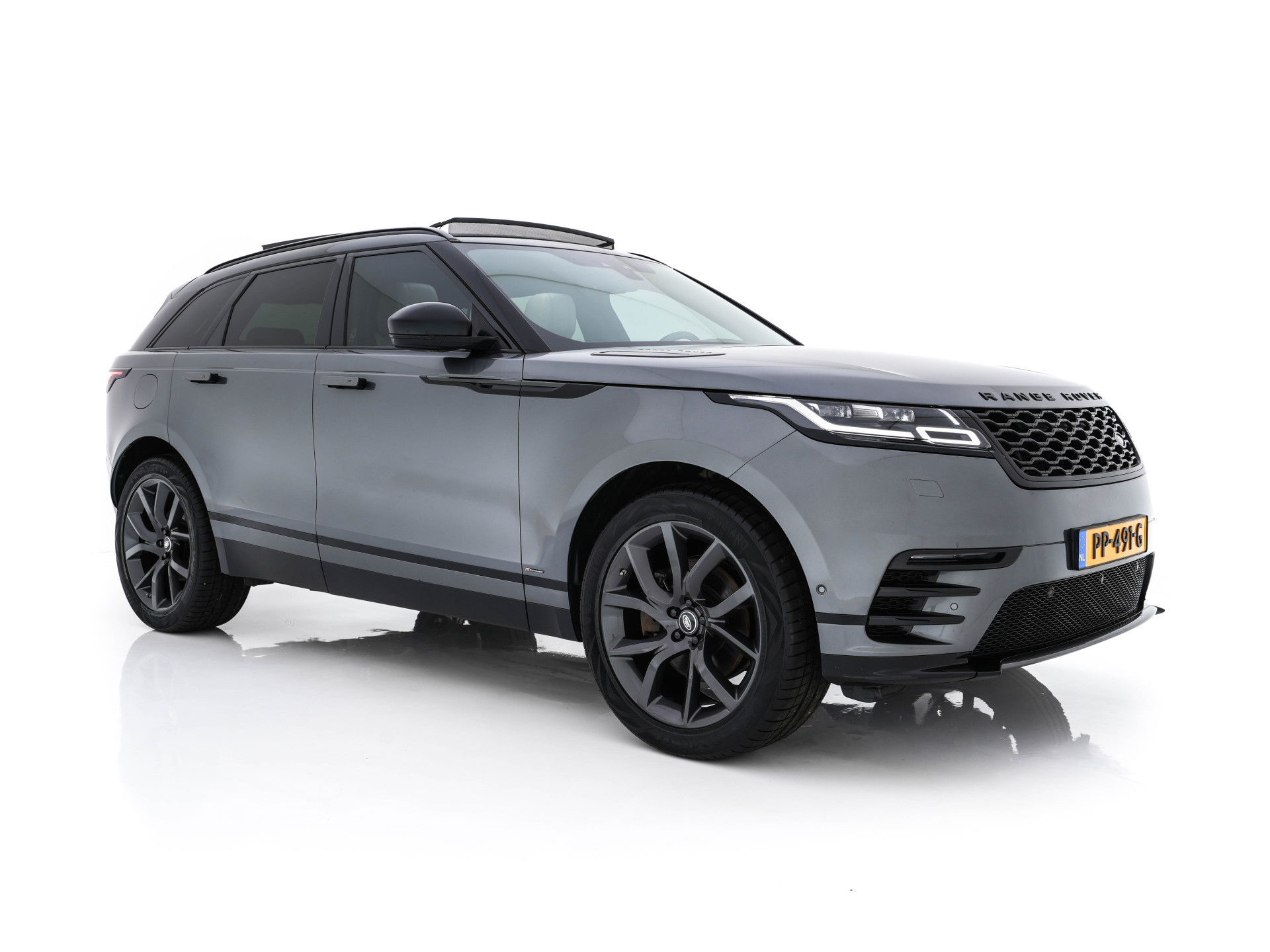 Land Rover Range Rover Velar 3.0 V6 AWD HSE Aut. *PANO | LEATHER | FULL-LED | MEMORY-PACK | BLIND-SPOT | MERIDIAN-SURROUND | DIGI-COCKPIT | CAMERA | KEYLESS | HEATED-COMFORTSEATS | PRIVACY-GLASS | SHIFT-PADDLES | 21 "ALU*