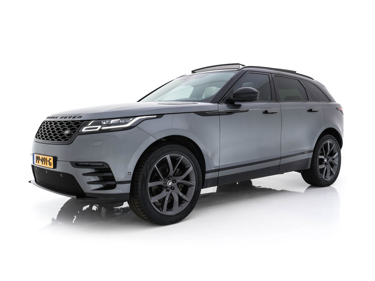 Land Rover Range Rover Velar 3.0 V6 AWD HSE Aut. *PANO | LEATHER | FULL-LED | MEMORY-PACK | BLIND-SPOT | MERIDIAN-SURROUND | DIGI-COCKPIT | CAMERA | KEYLESS | HEATED-COMFORTSEATS | PRIVACY-GLASS | SHIFT-PADDLES | 21 "ALU*