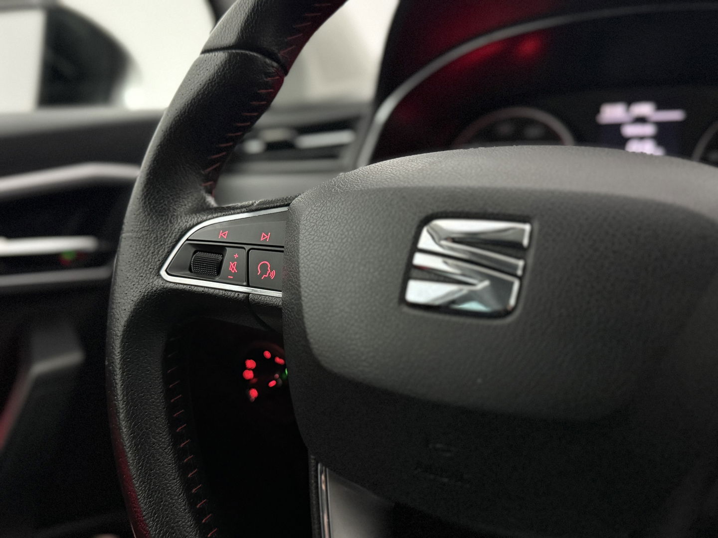 SEAT Ibiza TSI FR Business Intense | Sfeer | Camera | Carplay | Cruise | Clima | Navigatie | NAP
