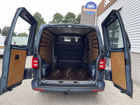 Volkswagen Transporter 2.0 TDI 150pk DSG automaat L2H1 Highline / vaste prijs rijklaar € 24.950 marge / lease vanaf € 407 / airco / cruise / navi / camera / trekhaak 2500 kg / pdc voor en achter !