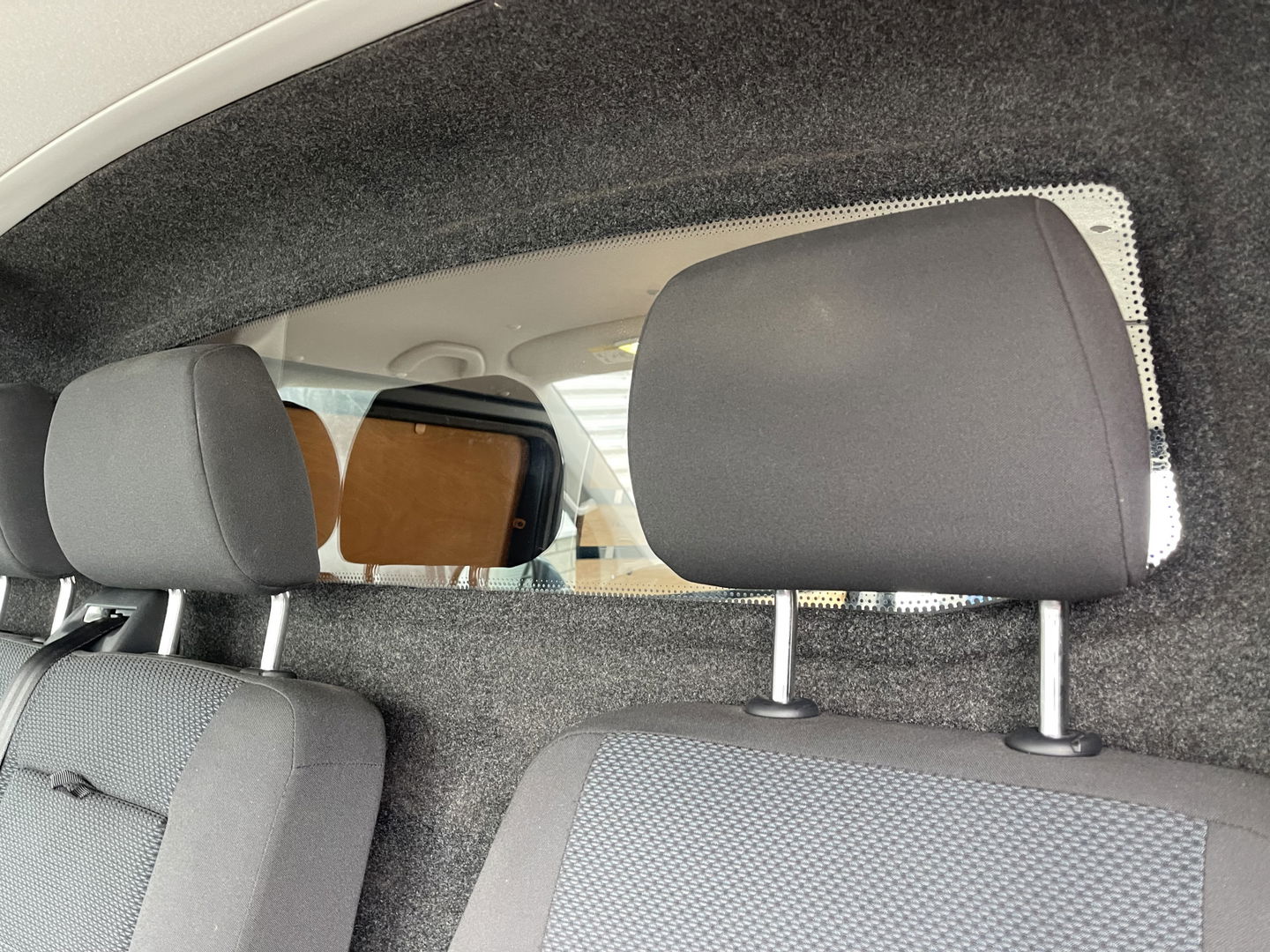 Volkswagen Transporter 2.0 TDI 150pk DSG automaat L2H1 Highline / vaste prijs rijklaar € 24.950 marge / lease vanaf € 407 / airco / cruise / navi / camera / trekhaak 2500 kg / pdc voor en achter !