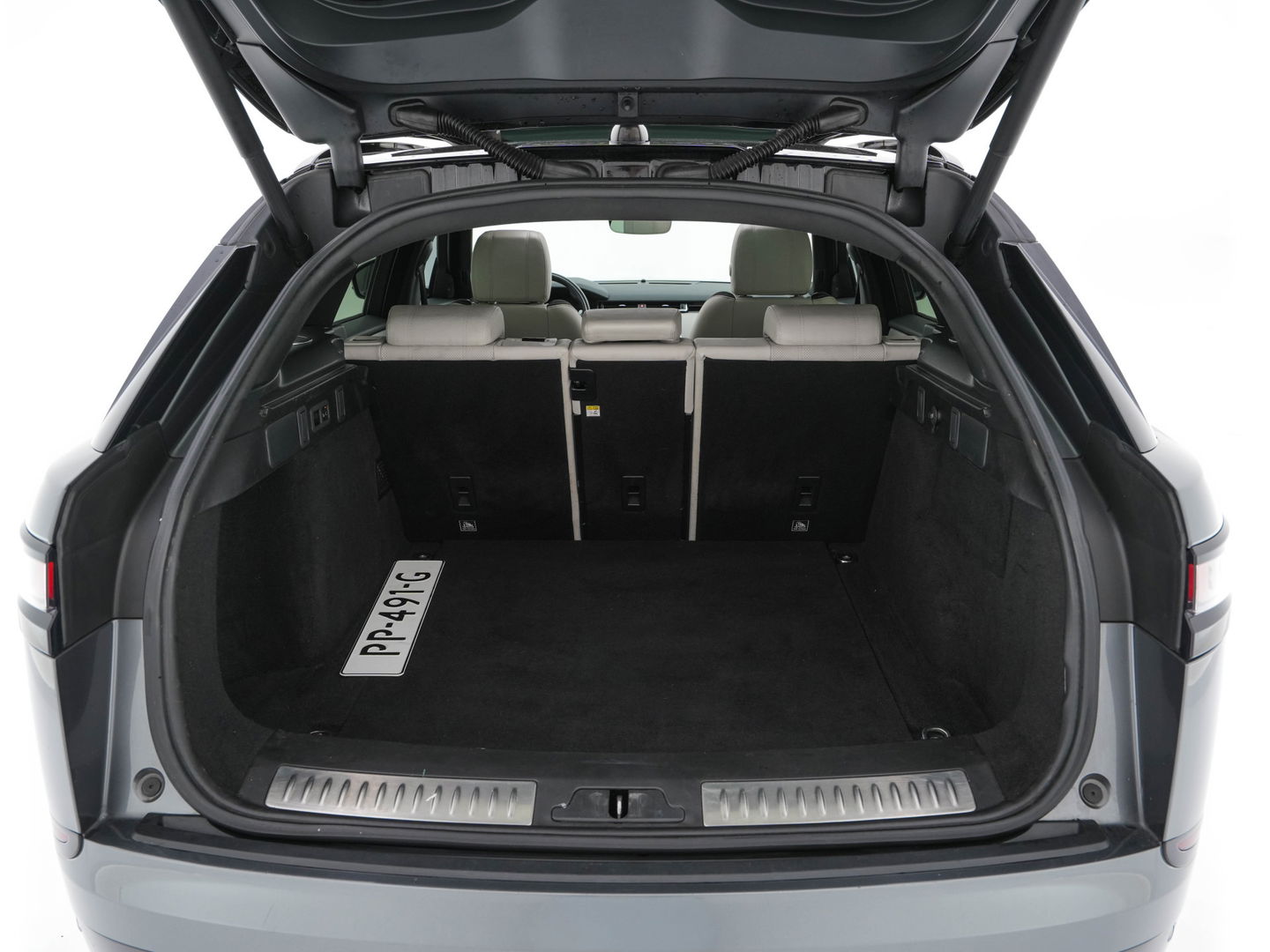 Land Rover Range Rover Velar 3.0 V6 AWD HSE Aut. *PANO | LEATHER | FULL-LED | MEMORY-PACK | BLIND-SPOT | MERIDIAN-SURROUND | DIGI-COCKPIT | CAMERA | KEYLESS | HEATED-COMFORTSEATS | PRIVACY-GLASS | SHIFT-PADDLES | 21 "ALU*