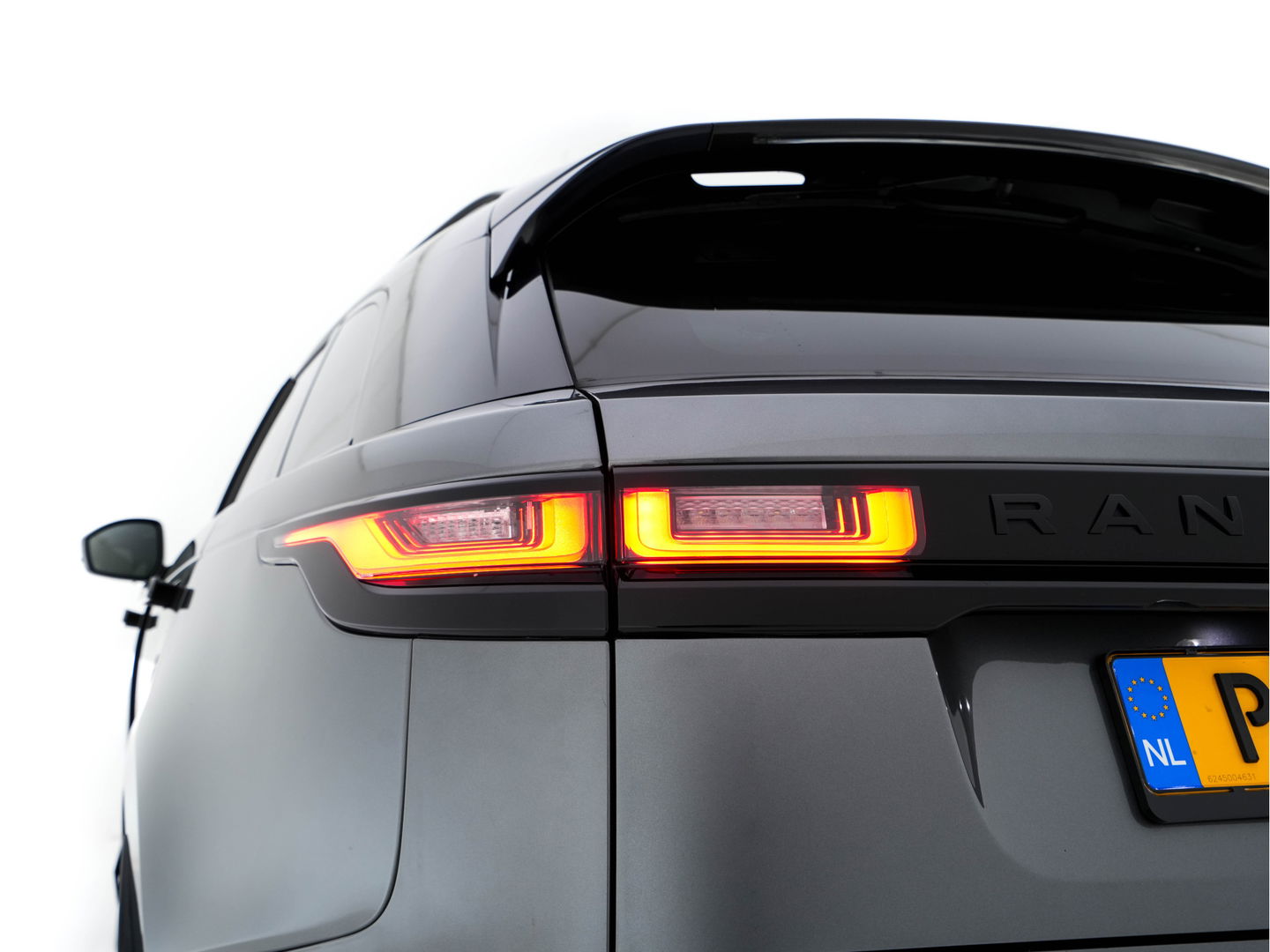 Land Rover Range Rover Velar 3.0 V6 AWD HSE Aut. *PANO | LEATHER | FULL-LED | MEMORY-PACK | BLIND-SPOT | MERIDIAN-SURROUND | DIGI-COCKPIT | CAMERA | KEYLESS | HEATED-COMFORTSEATS | PRIVACY-GLASS | SHIFT-PADDLES | 21 "ALU*