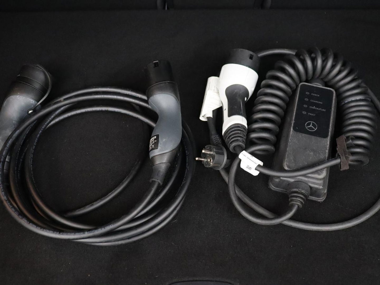 Mercedes-Benz A-Klasse 250e AMG | Panoramadak | Stoelverwarming | Carplay | Leder/Alcantara | Camera | Sfeerverlichting | Navigatie | Park Assist | Climate control | Full LED | PHEV | Plug In