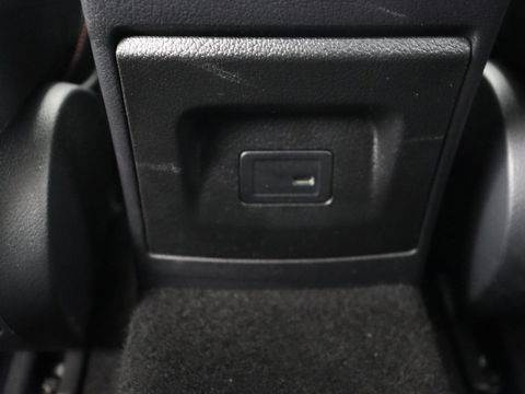 Mercedes-Benz A-Klasse 250e AMG | Panoramadak | Stoelverwarming | Carplay | Leder/Alcantara | Camera | Sfeerverlichting | Navigatie | Park Assist | Climate control | Full LED | PHEV | Plug In