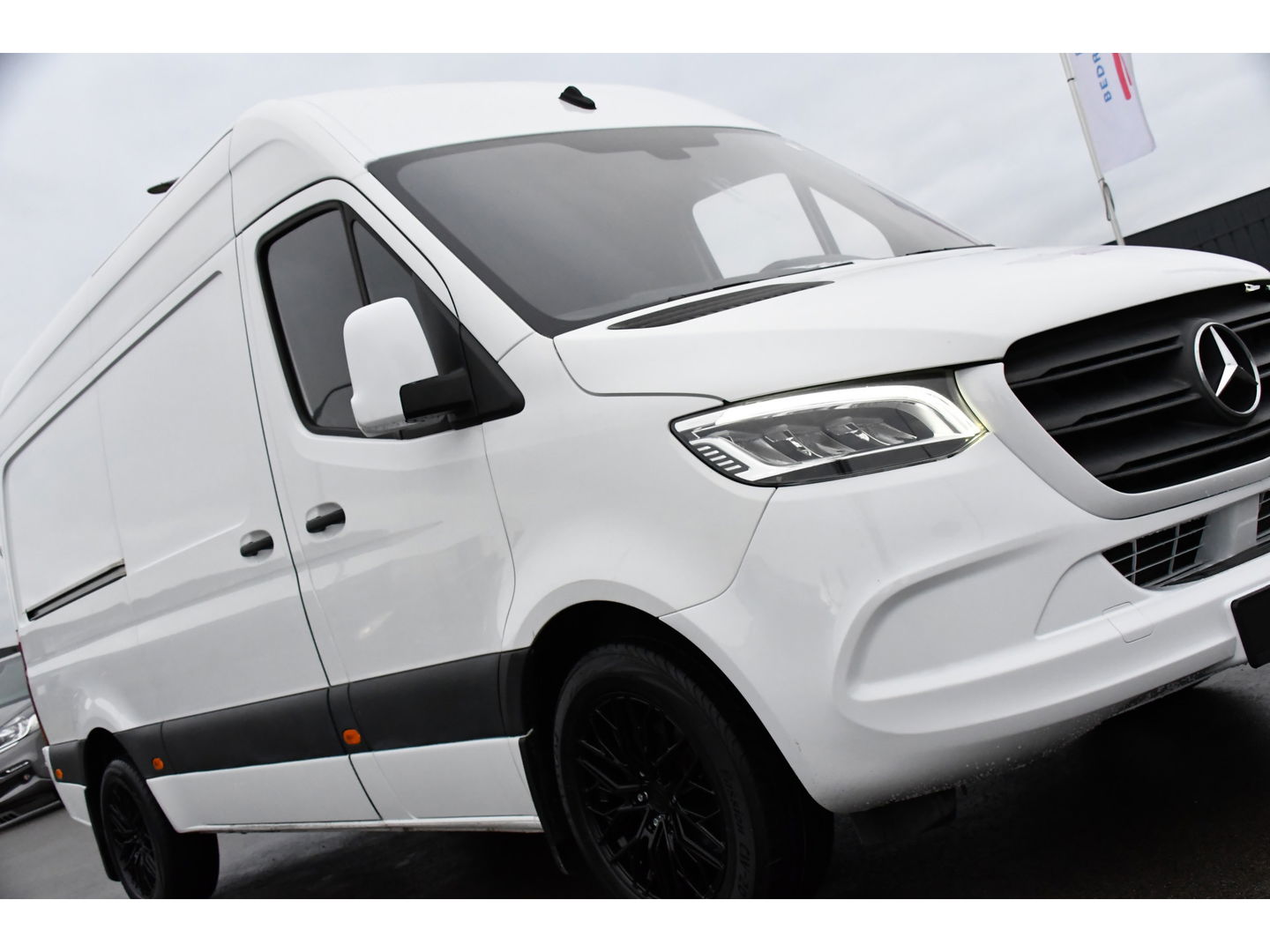 Mercedes-Benz Sprinter 317 1.9 CDI L2H2 RWD PB Edition Camera, Cruise, Carplay, 170pk, Automaat, LED, Multimedia, Trekhaak,