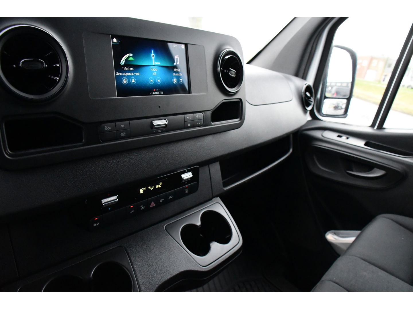 Mercedes-Benz Sprinter 317 1.9 CDI L2H2 RWD PB Edition Camera, Cruise, Carplay, 170pk, Automaat, LED, Multimedia, Trekhaak,