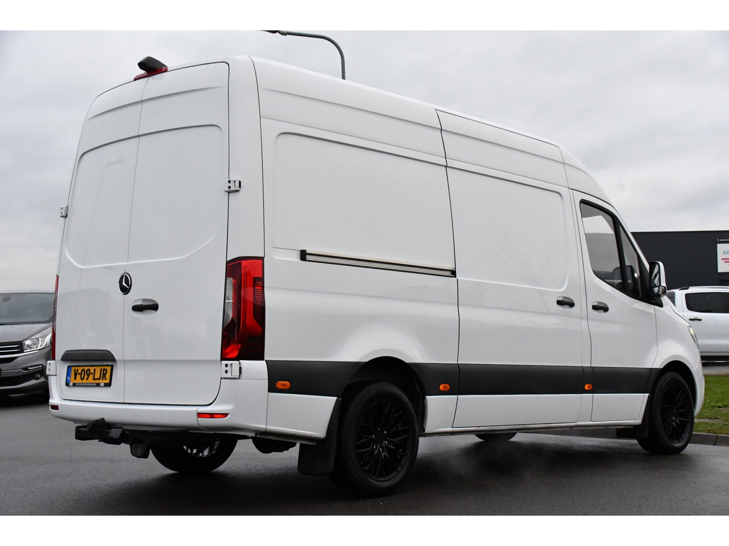 Mercedes-Benz Sprinter 317 1.9 CDI L2H2 RWD PB Edition Camera, Cruise, Carplay, 170pk, Automaat, LED, Multimedia, Trekhaak,