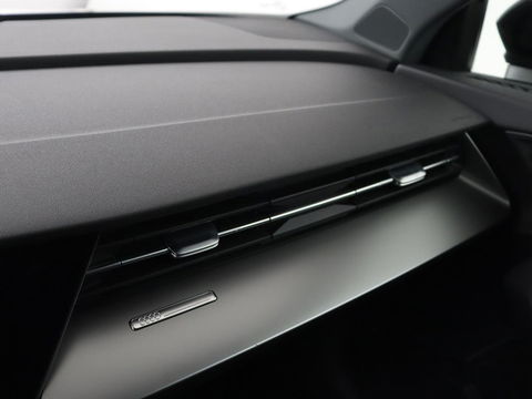 Audi A3 35 TFSI Pro Line | Camera | Park Assist | Virtual Cockpit | Carplay | Full LED | Climate control | Cruise control | Bluetooth