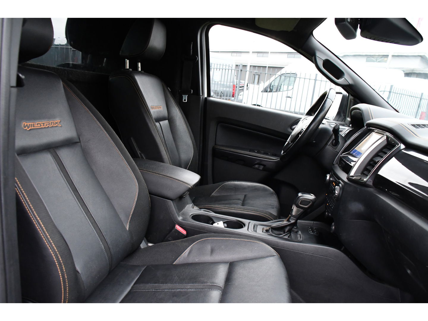 Ford Ranger 2.0 EcoBlue Wildtrak Supercab Adaptieve Cruise, Camera, Carplay, 3500kg Trekhaak, 213pk, Automaat Multimedia, Stoelverwarming,  Leder, uniek!