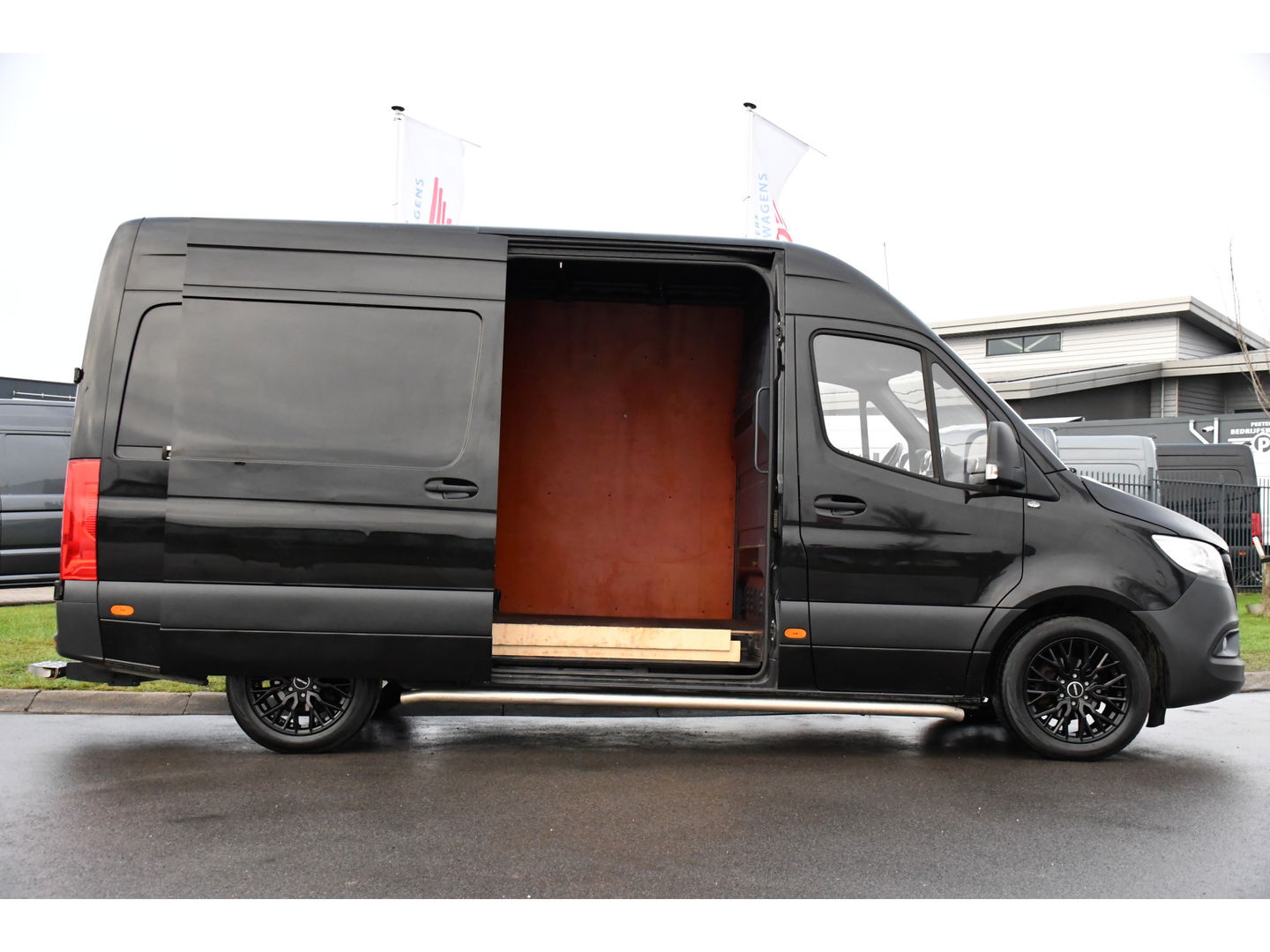 Mercedes-Benz Sprinter 316 2.2 CDI L2H2 Black Edition Camera, Cruise, Carplay, 3500kg Trekhaak, 10,5'' Mbux, Automaat, 164pk, Multimedia, Uniek!