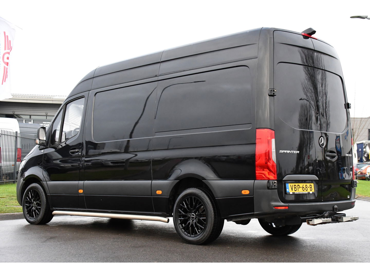 Mercedes-Benz Sprinter 316 2.2 CDI L2H2 Black Edition Camera, Cruise, Carplay, 3500kg Trekhaak, 10,5'' Mbux, Automaat, 164pk, Multimedia, Uniek!