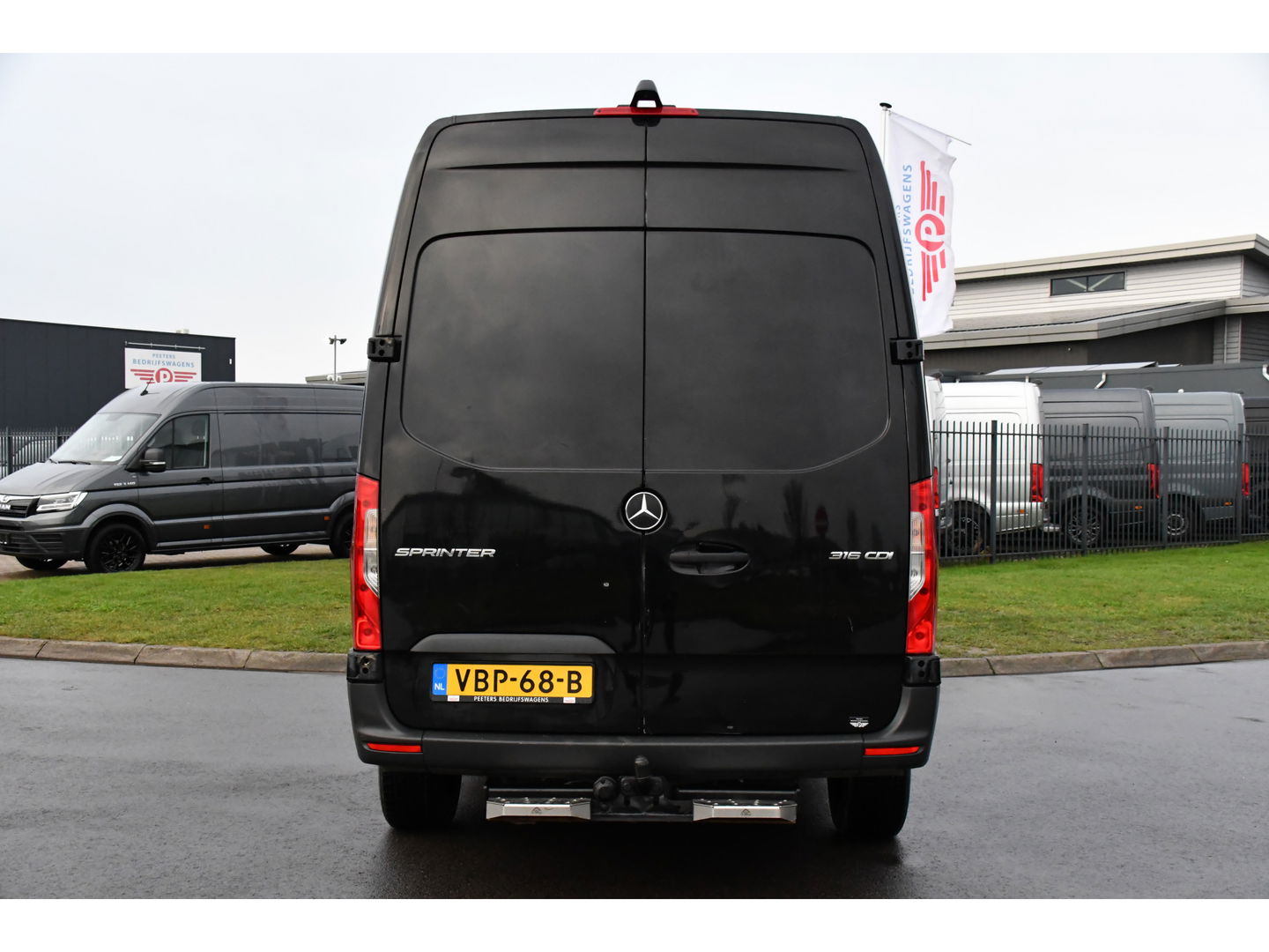 Mercedes-Benz Sprinter 316 2.2 CDI L2H2 Black Edition Camera, Cruise, Carplay, 3500kg Trekhaak, 10,5'' Mbux, Automaat, 164pk, Multimedia, Uniek!