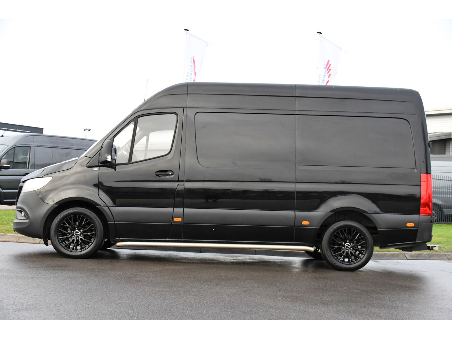 Mercedes-Benz Sprinter 316 2.2 CDI L2H2 Black Edition Camera, Cruise, Carplay, 3500kg Trekhaak, 10,5'' Mbux, Automaat, 164pk, Multimedia, Uniek!