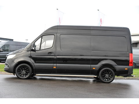 Mercedes-Benz Sprinter 316 2.2 CDI L2H2 Black Edition Camera, Cruise, Carplay, 3500kg Trekhaak, 10,5'' Mbux, Automaat, 164pk, Multimedia, Uniek!