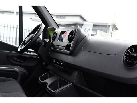 Mercedes-Benz Sprinter 319 V6 3.0 CDI L2H2 DC AMG Edition Camera, Cruise, Carplay, 3500kg Trekhaak, Automaat, Sensoren, mutlimedia, 190pk, Uniek!