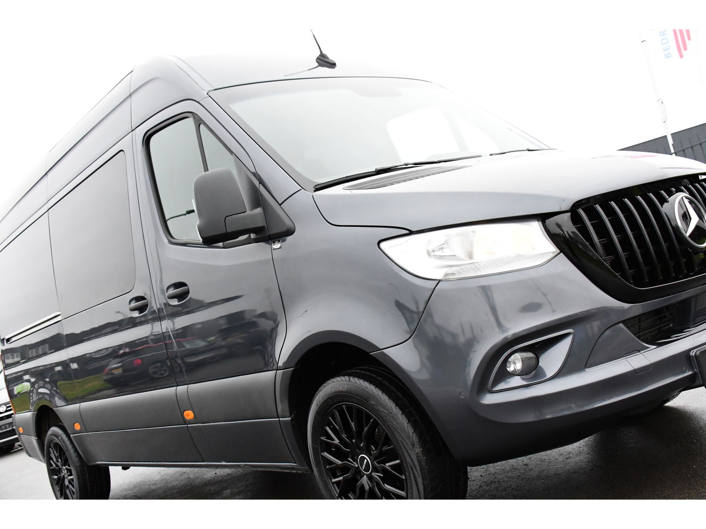 Mercedes-Benz Sprinter 319 V6 3.0 CDI L2H2 DC AMG Edition Camera, Cruise, Carplay, 3500kg Trekhaak, Automaat, Sensoren, mutlimedia, 190pk, Uniek!