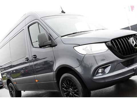 Mercedes-Benz Sprinter 319 V6 3.0 CDI L2H2 DC AMG Edition Camera, Cruise, Carplay, 3500kg Trekhaak, Automaat, Sensoren, mutlimedia, 190pk, Uniek!