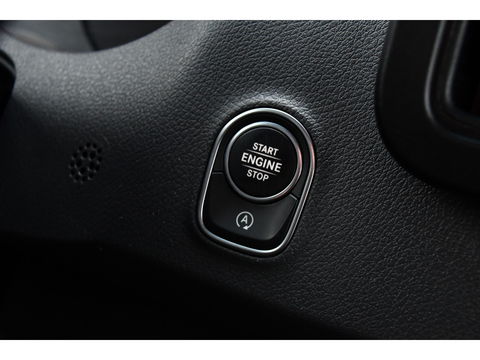 Mercedes-Benz Sprinter 319 V6 3.0 CDI L2H2 DC AMG Edition Camera, Cruise, Carplay, 3500kg Trekhaak, Automaat, Sensoren, mutlimedia, 190pk, Uniek!