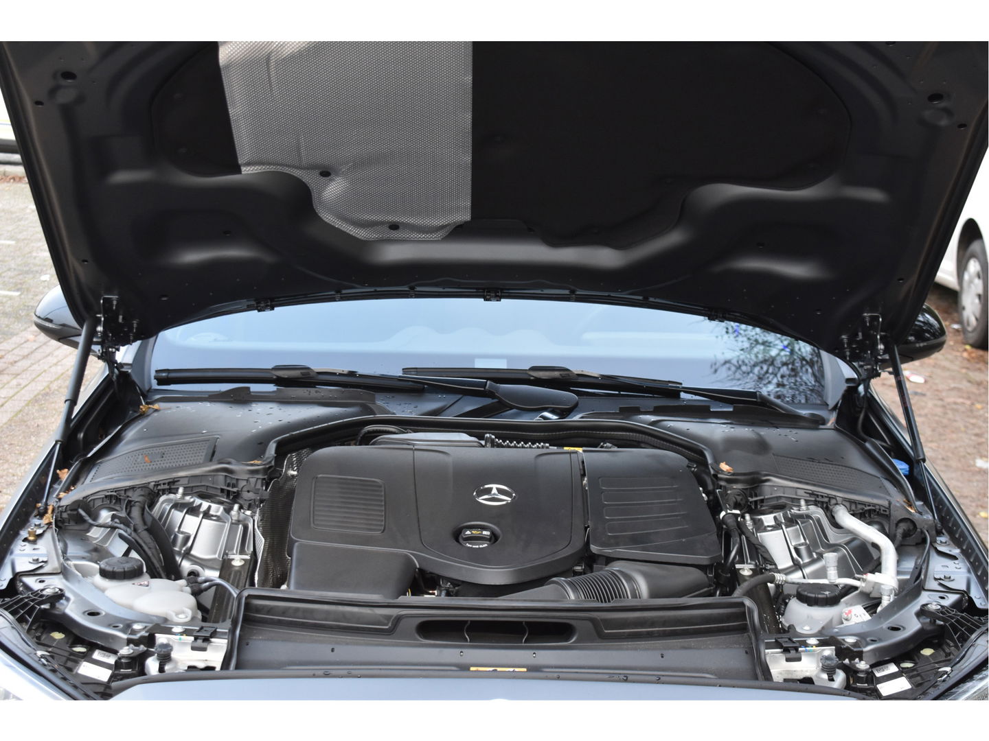 Mercedes-Benz C-Klasse 300 Premium Night AMG Line 259 PK | Uniek | NL-Auto | 1 eigenaar | Matgrijs Magno | Burmester | Pano.dak | Memory | Keyless | Full LED