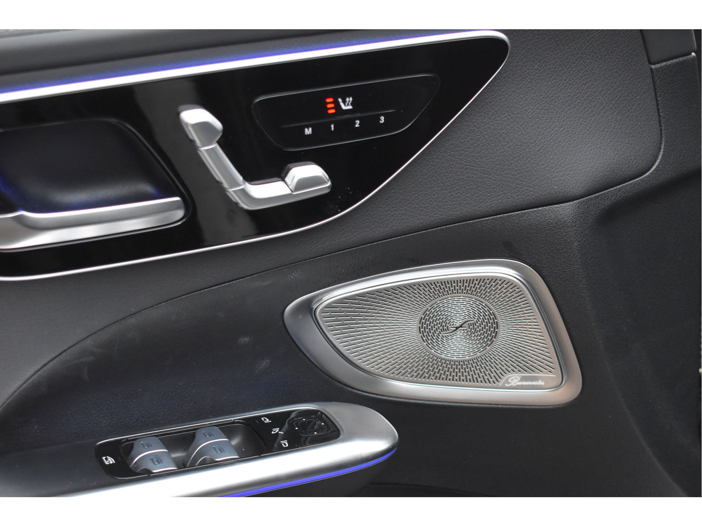 Mercedes-Benz C-Klasse 300 Premium Night AMG Line 259 PK | Uniek | NL-Auto | 1 eigenaar | Matgrijs Magno | Burmester | Pano.dak | Memory | Keyless | Full LED