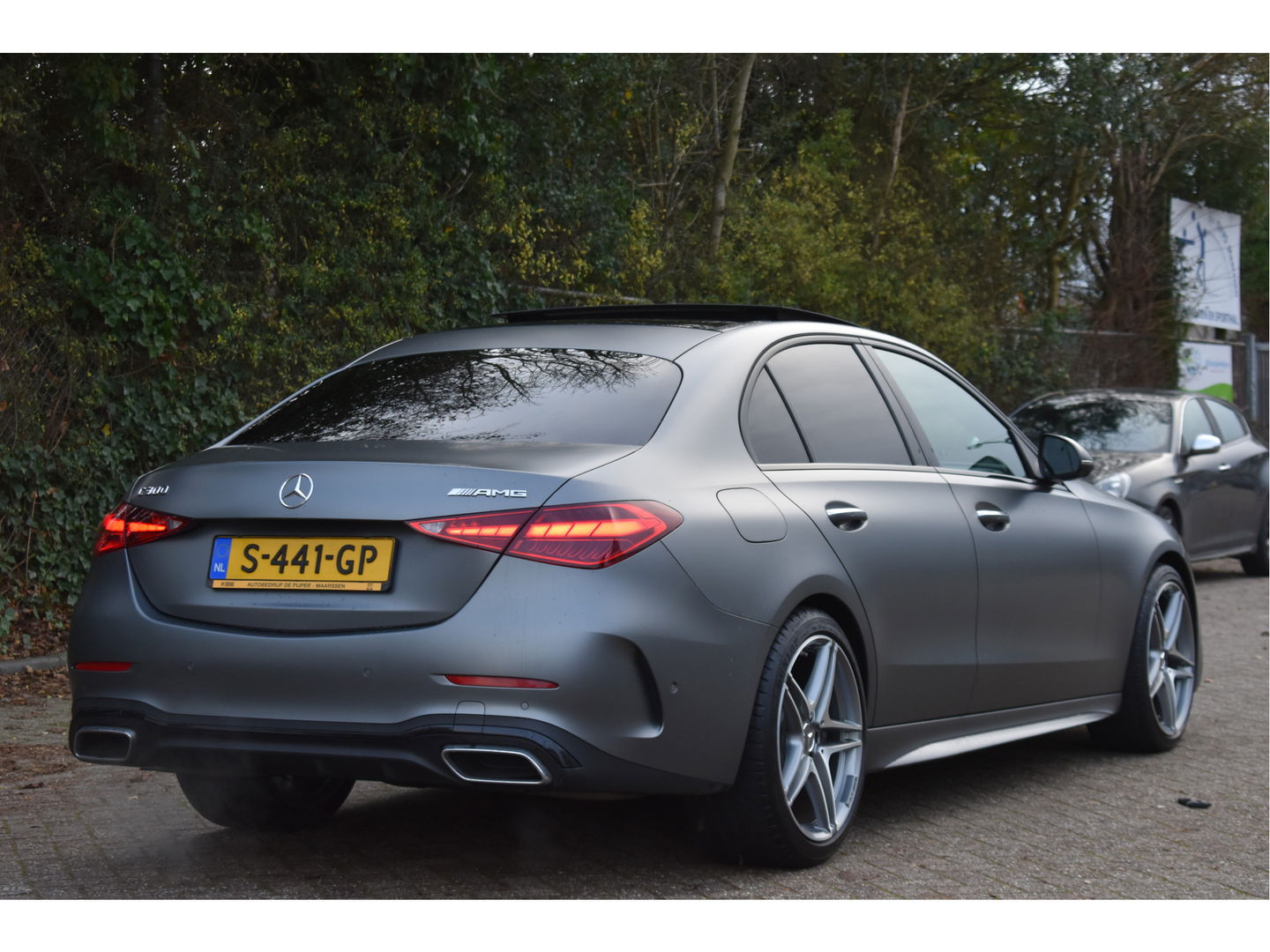 Mercedes-Benz C-Klasse 300 Premium Night AMG Line 259 PK | Uniek | NL-Auto | 1 eigenaar | Matgrijs Magno | Burmester | Pano.dak | Memory | Keyless | Full LED