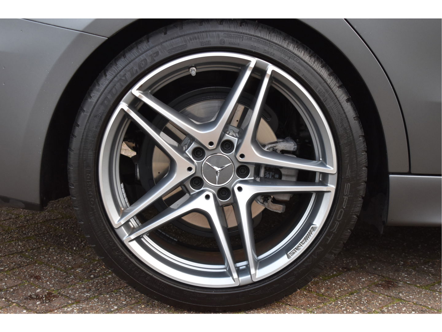 Mercedes-Benz C-Klasse 300 Premium Night AMG Line 259 PK | Uniek | NL-Auto | 1 eigenaar | Matgrijs Magno | Burmester | Pano.dak | Memory | Keyless | Full LED