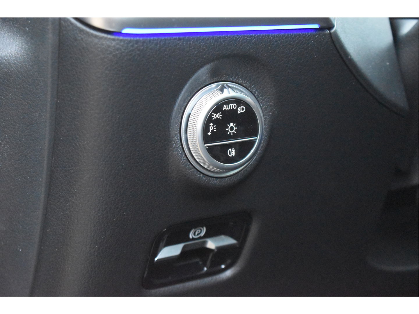 Mercedes-Benz C-Klasse 300 Premium Night AMG Line 259 PK | Uniek | NL-Auto | 1 eigenaar | Matgrijs Magno | Burmester | Pano.dak | Memory | Keyless | Full LED