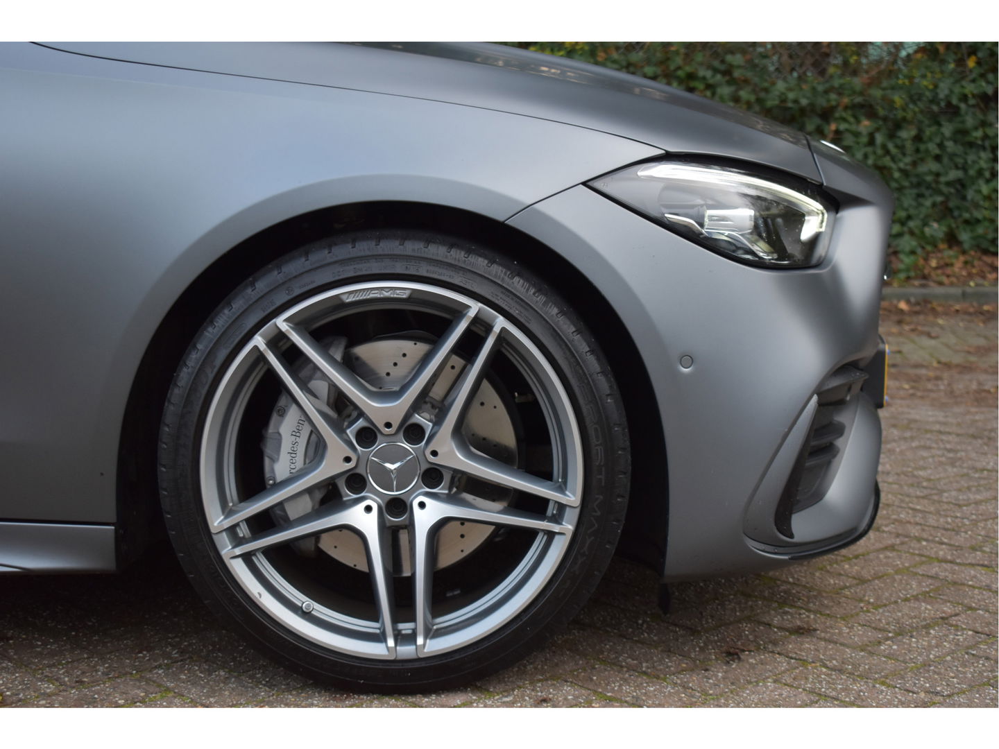 Mercedes-Benz C-Klasse 300 Premium Night AMG Line 259 PK | Uniek | NL-Auto | 1 eigenaar | Matgrijs Magno | Burmester | Pano.dak | Memory | Keyless | Full LED