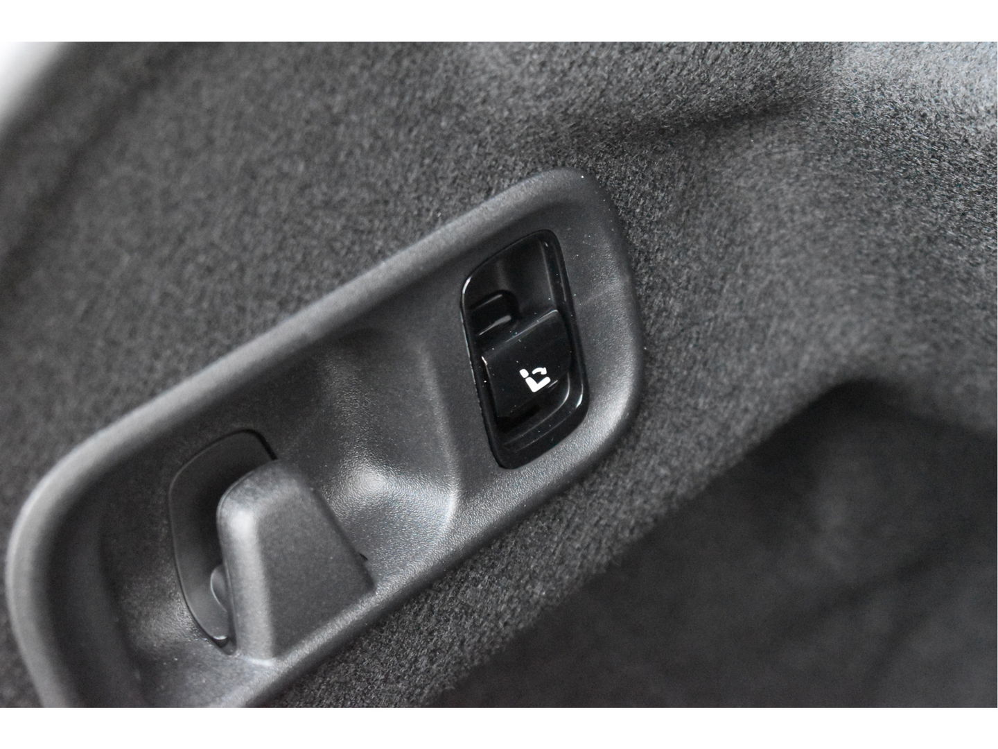 Mercedes-Benz C-Klasse 300 Premium Night AMG Line 259 PK | Uniek | NL-Auto | 1 eigenaar | Matgrijs Magno | Burmester | Pano.dak | Memory | Keyless | Full LED