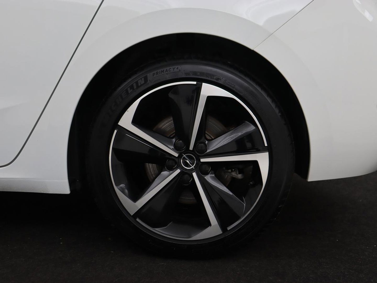 Opel Astra 1.6 Hybrid Edition | Trekhaak | Adaptive cruise | Carplay | Full LED | Parkeerhulp | Digital Cockpit | DAB | Keyless start