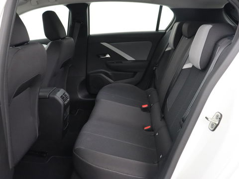 Opel Astra 1.6 Hybrid Edition | Trekhaak | Adaptive cruise | Carplay | Full LED | Parkeerhulp | Digital Cockpit | DAB | Keyless start