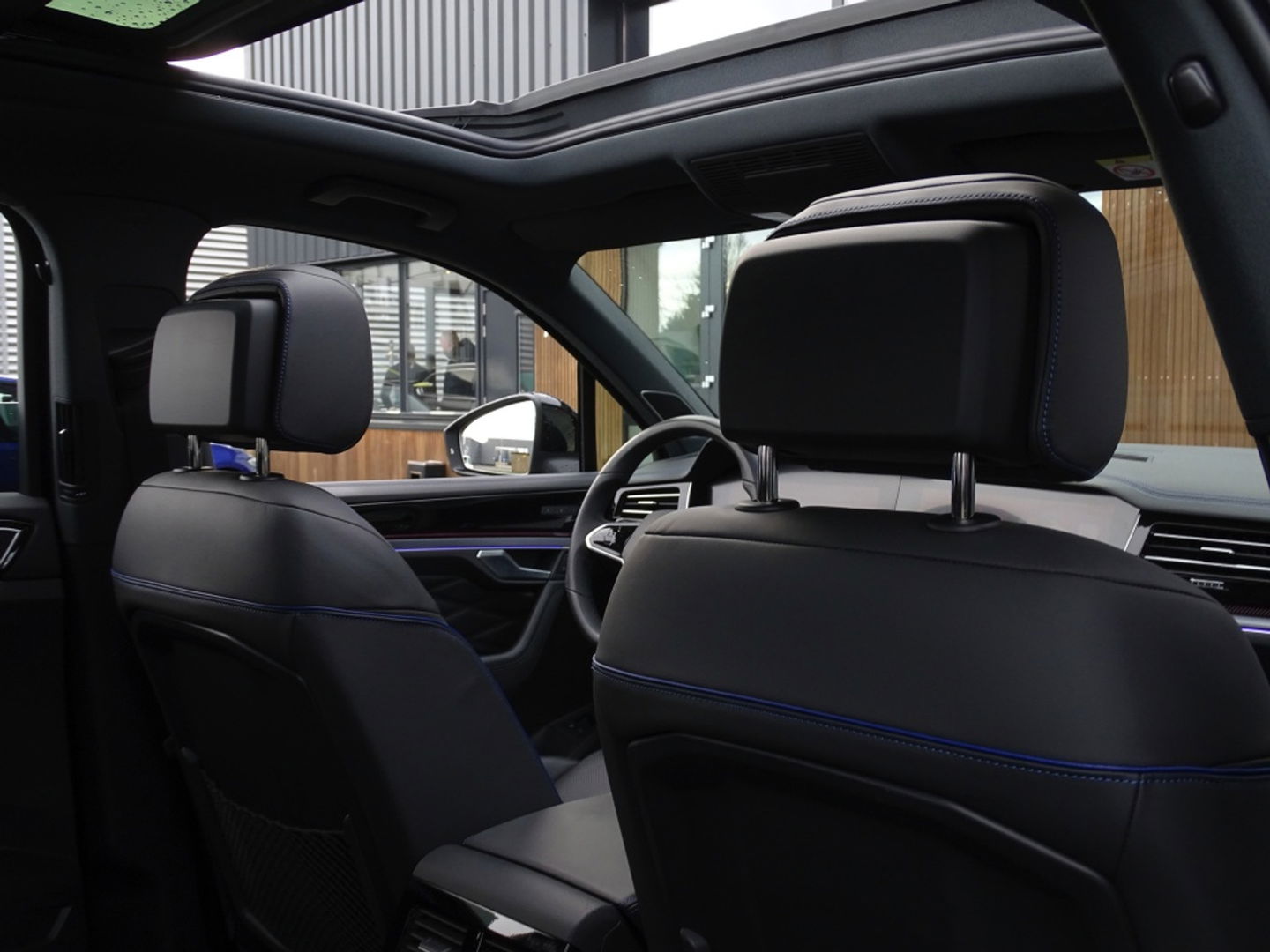 Volkswagen Touareg 3.0 TSi eHybr 462PK 4M R-Line / Highline / 2024 / LED